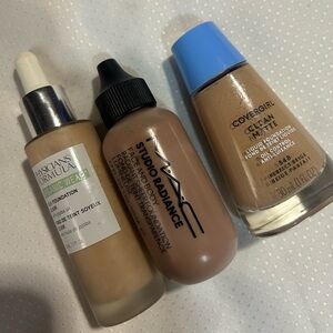 Lot of 3 Bottles of Foundation MAC 50ml Covergirl 30ml Physicians Formula 30ml